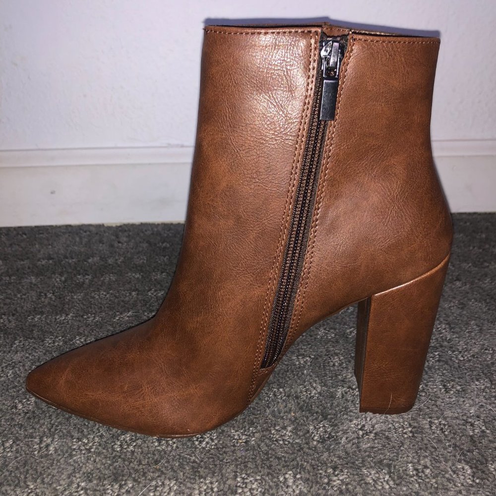 New Rosamund Brown Block Heeled Bootie (size 8.5) - Picture 11 of 12